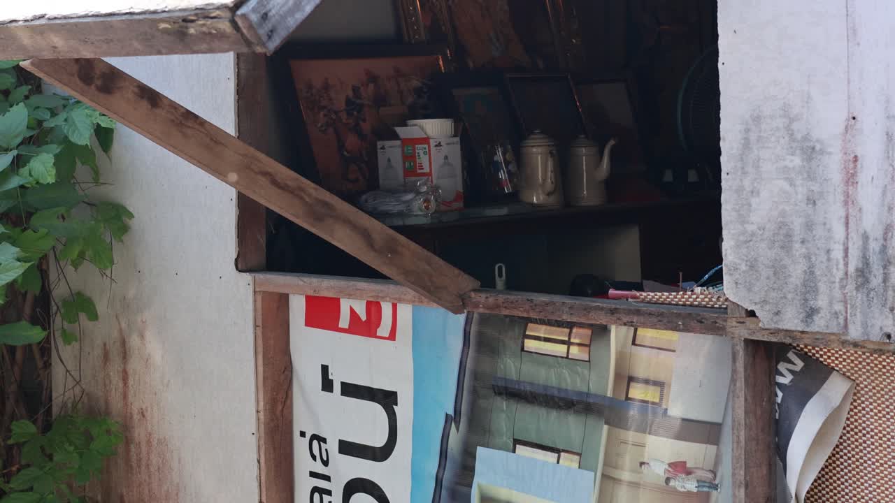 롱 라트 마요름에 있는 작은 상점