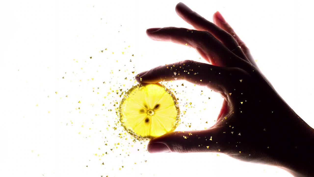 손가락 사이에 레몬 조각 looping cinemagraph