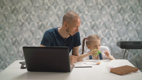 tracking:-unshaving-dad-helps-his-daughter