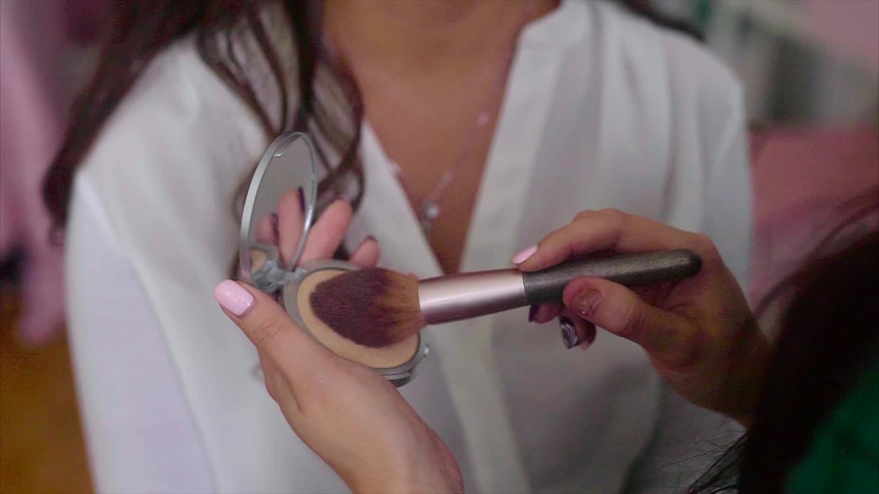 la aplicación de maquillaje