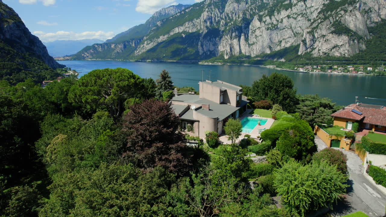 이탈리아 코모 호수 에 있는 놀라운 빌라