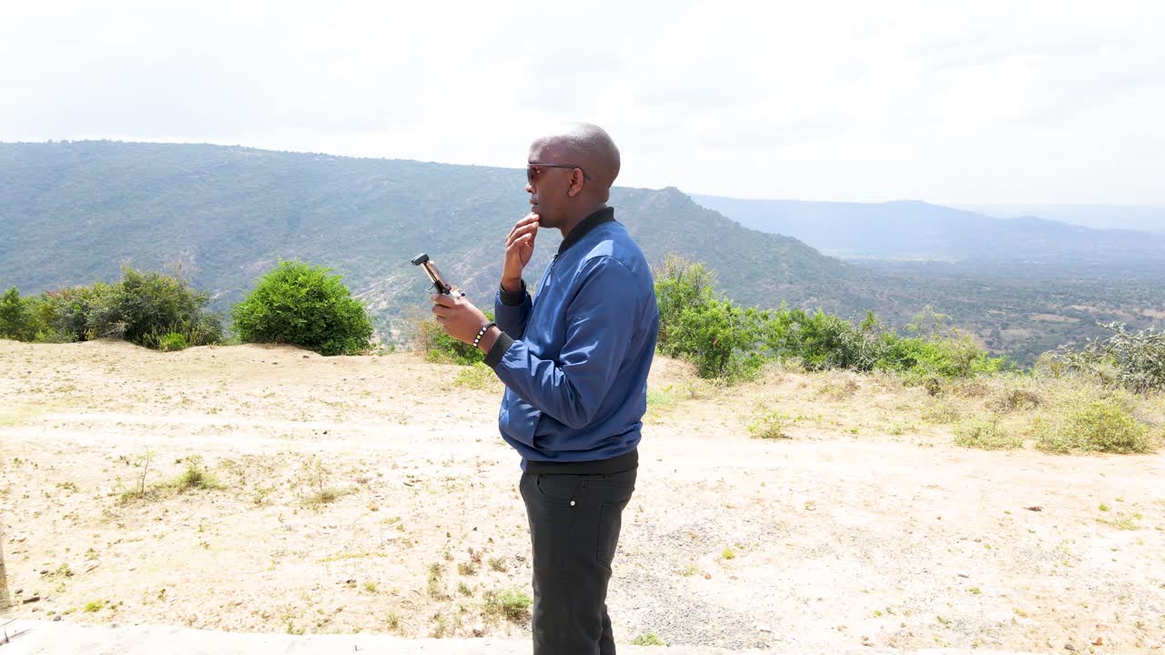 ingeniero africano inspector vigilancia operativo drone piloto