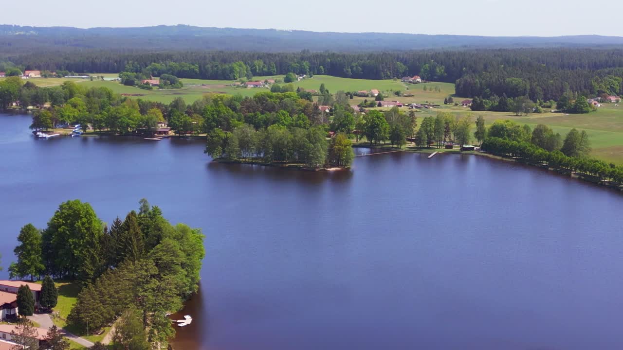 프레알프 호수 에 있는 섬