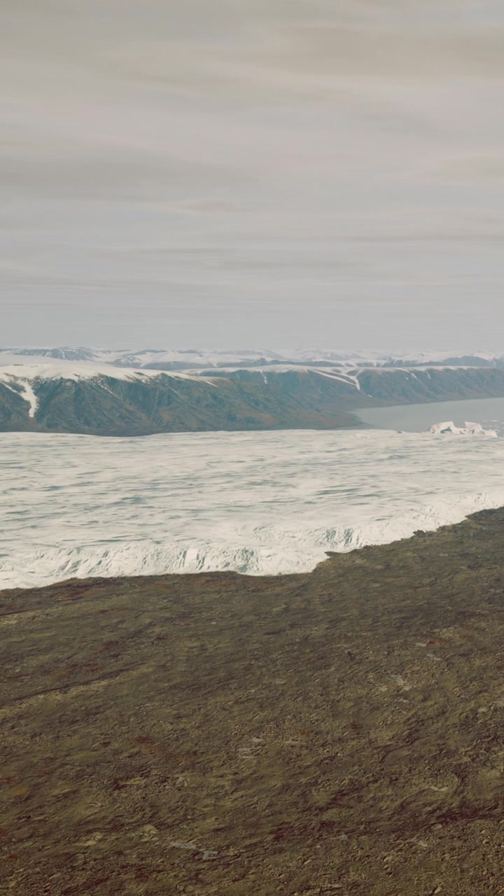 Weite Landschaft in Island mit Blick auf Gletscher und Berge