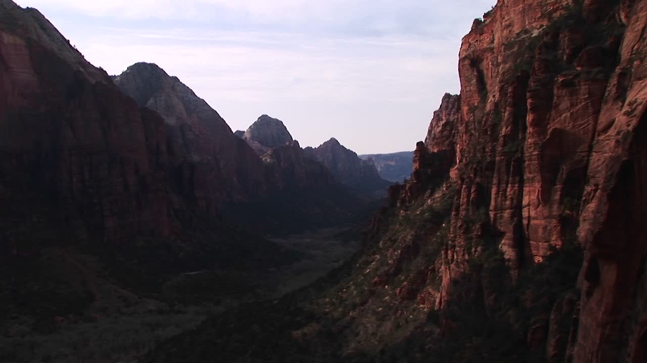 plano medio del parque nacional zion desde angels landing utah