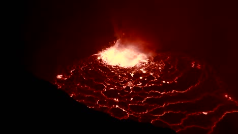 el espectacular volcán nyiragongo entra en erupción por la noche en la república democrática del congo 1