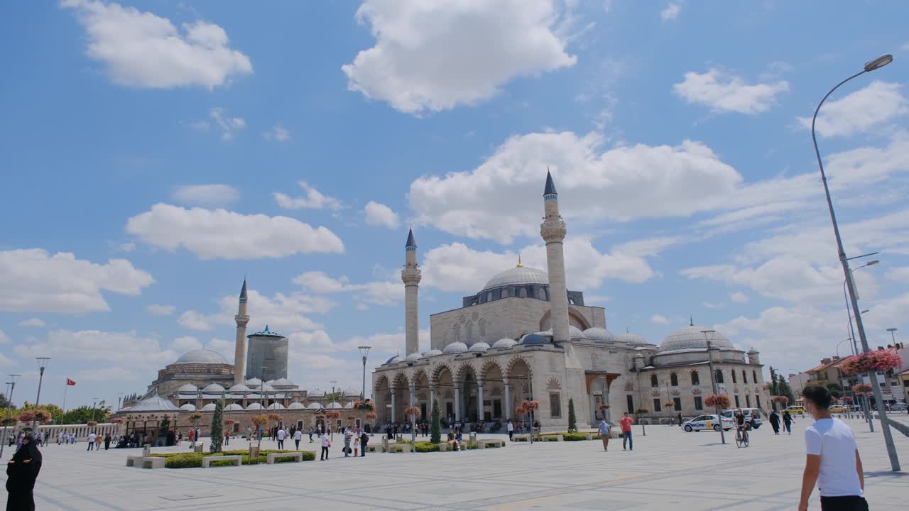 мечеть султана селима (ками) и могила мевлана (турбе) в конье,