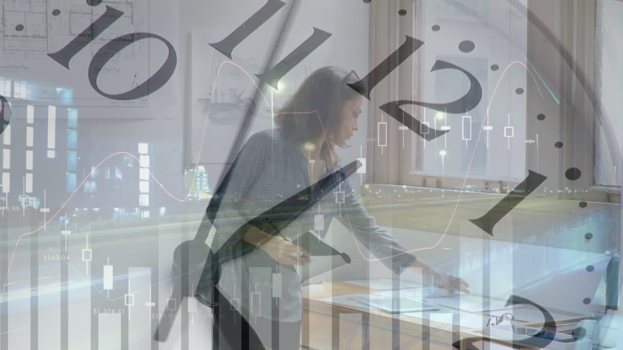 время тикает с графиком и статистическими данными, движущимися против женщины-архитектора, использующей цифровой планшет