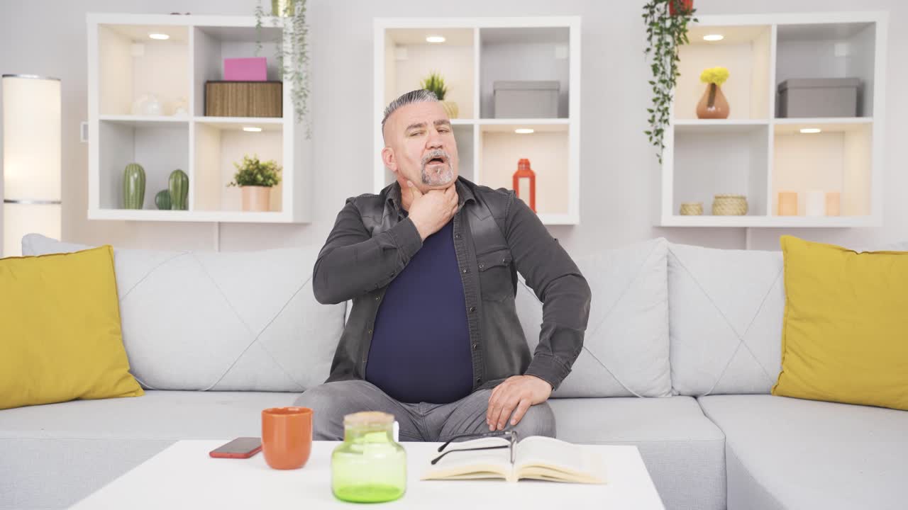 hinchazón de la lengua y la garganta.