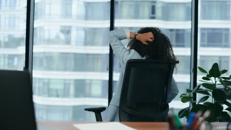 Woman-winner-looking-laptop-celebrating-success-in-office-close-up.-Girl-happy.