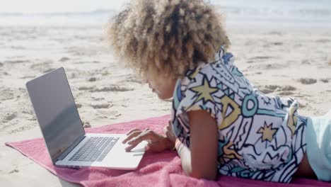 Young-Girl-Using-Computer