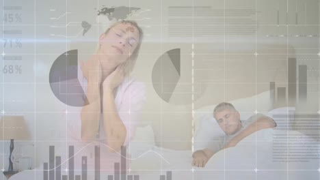 animación de la interfaz infográfica sobre una mujer caucásica relajándose con su marido en la cama