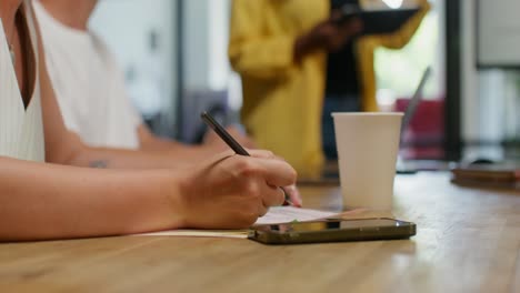 notas de reuniones de negocios