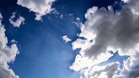 nubes y luz solar