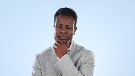 pensamiento, solución y hombre negro en el estudio