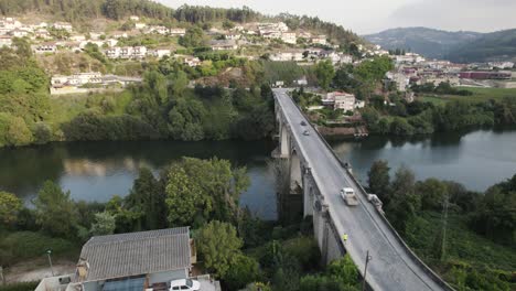 car traffic, ponte duarte pacheco bridge over douro river, enter-os-rios, portugal