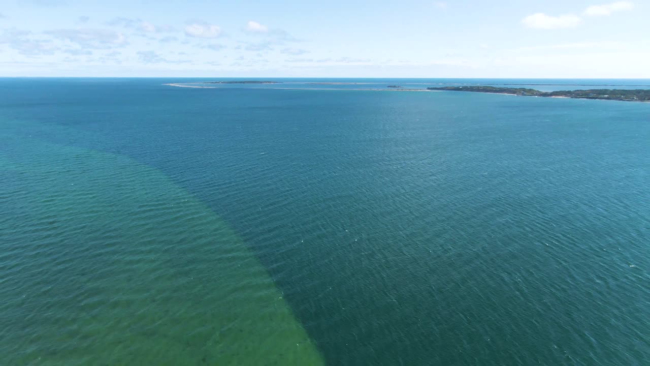 매사추세츠 주 마사의 포도원 섬 에드거타운의 백사장에서 북대서양의 잔잔한 바다