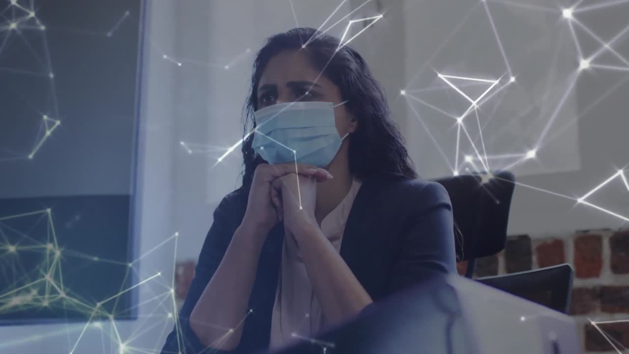 animación de la red de conexiones sobre mujeres de negocios que trabajan en la oficina