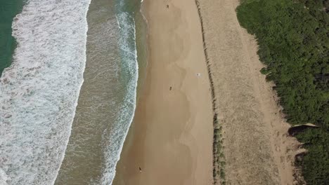 Agua-Azul-De-Turkis-En-Las-Playas-Del-Norte-De-Sydney-Australia