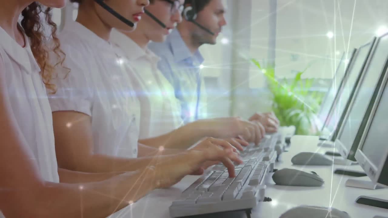 전화 헤드 ⁇ 을 착용 한 사업가 들 을 통한 연결 네트워크 의 애니메이션