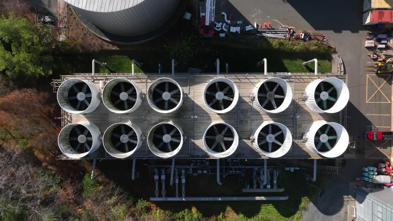 Tema: consumo energetico per riscaldamento e ventilazione (HVAC)