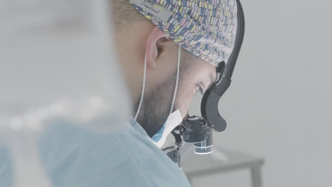 cirujano en quirófano