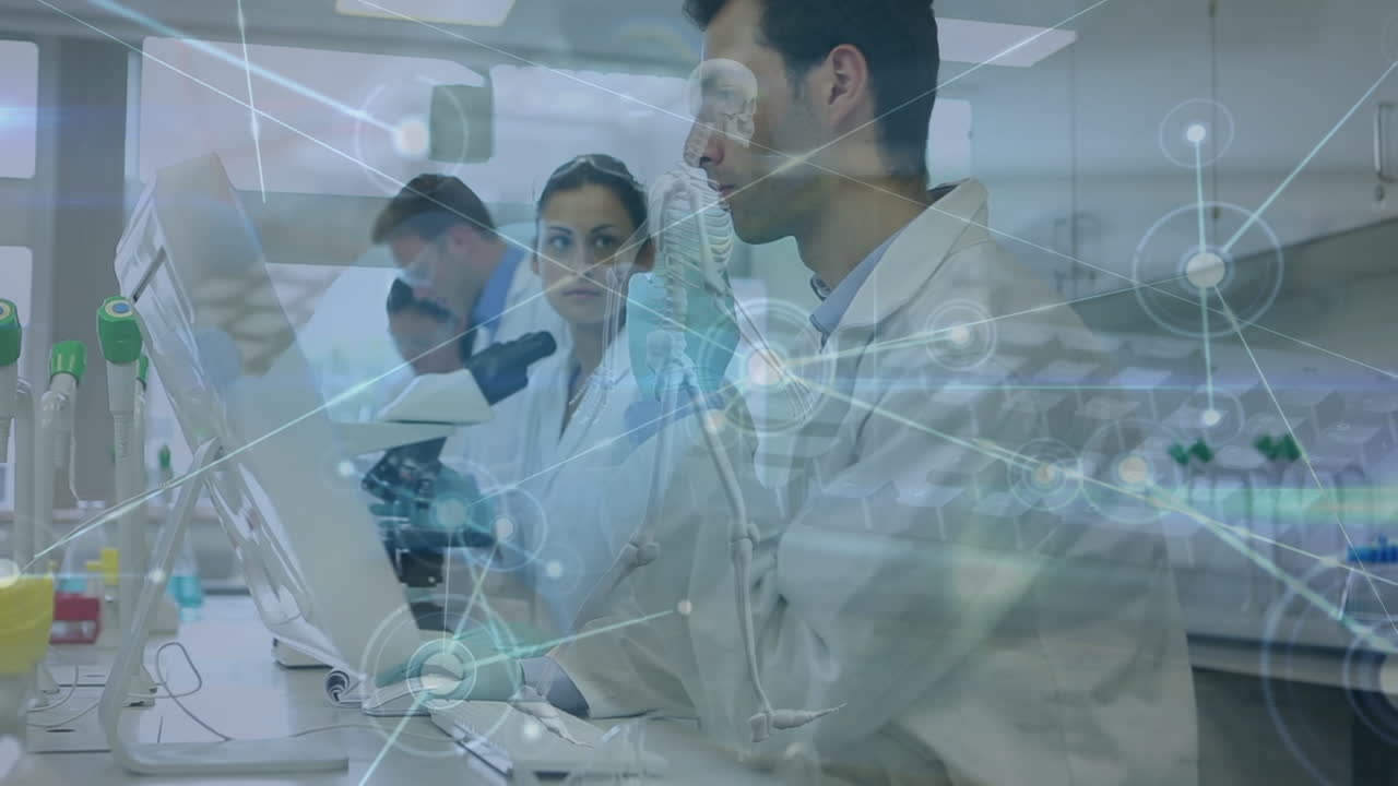 animación de redes y procesamiento de datos entre diversos científicos en el laboratorio