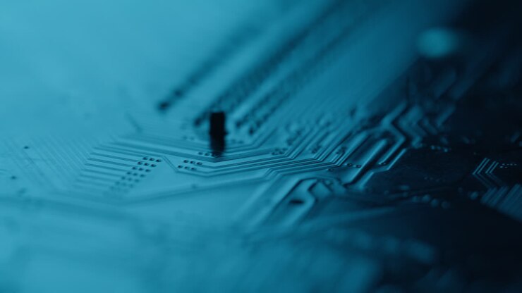 Segnali di elaborazione del circuito ravvicinati su scheda madre digitale. Scheda elettronica
