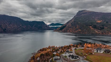 Vista-Aérea-Del-Lustrafjorden,-Noruega