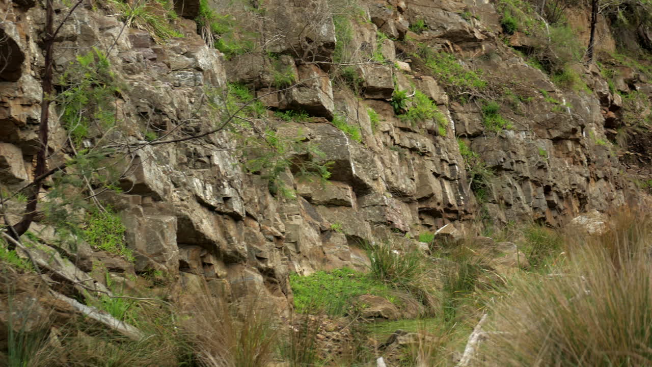 sitio geológico de roca en los rangos de brisbane, australis