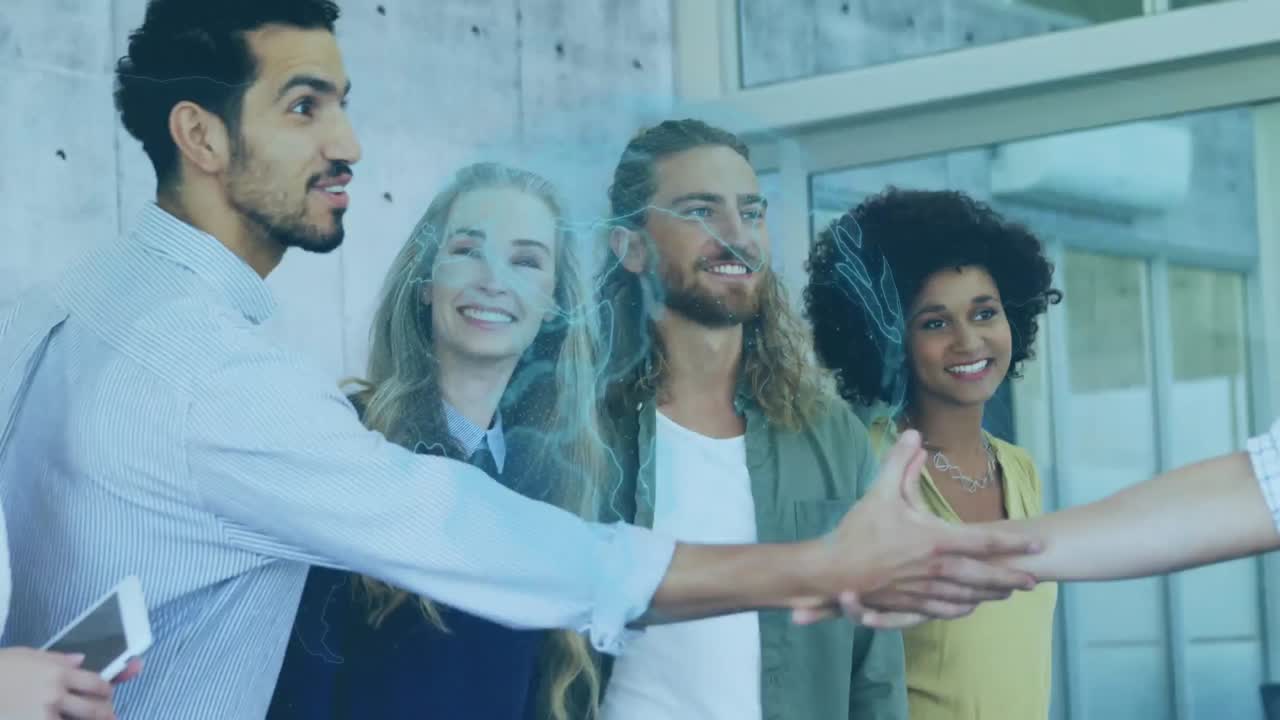 animación del procesamiento de datos sobre personas de negocios felices