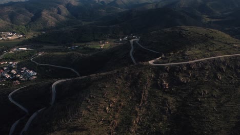 Un-Camino-Sinuoso-Que-Conduce-A-La-Pequeña-Ciudad-Portuaria-Catalana-El-Port-De-La-Selva