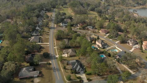 Vista-Aérea-Del-Paisaje-Suburbano-En-Summerbrooke-En-Tallahassee,-Florida-Usa