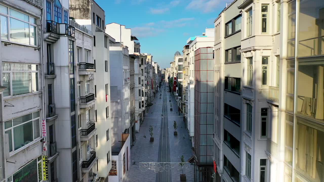 이스탄불에서 온 드론과 함께, 코로나19 팬데 코너퓨, 이스탄불 거리.