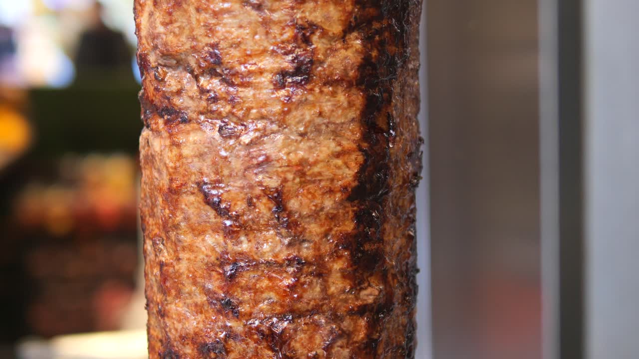 Primo piano di un Doner Kebab rotante