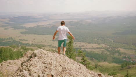 escalando en las montañas