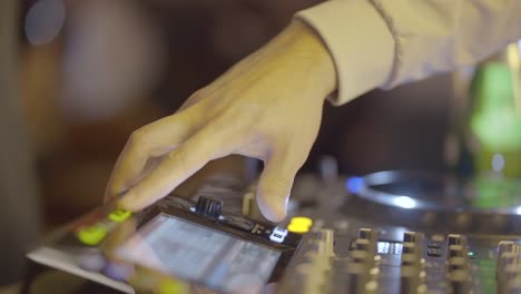 dj mixing music