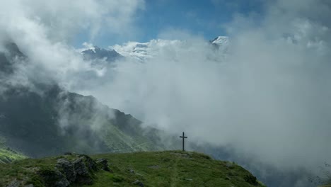 Schweizer-Alpenkreuz-4k-01