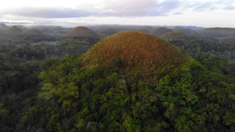 Atemberaubende-Luftaufnahme-Der-Berühmten-Chocolate-Hills-Mountains-In-Bohol,-Philippinen