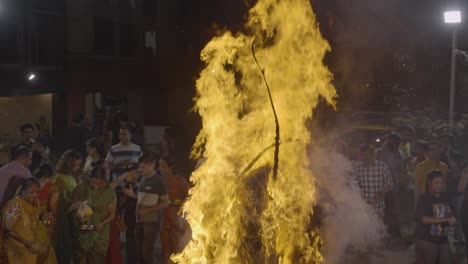 People-Celebrating-Hindu-Festival-Of-Holi-With-Bonfire-In-Mumbai-India-12