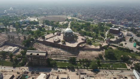 Vista-Aérea-De-La-Ciudad-De-Multan-En-Punjab,-Pakistán