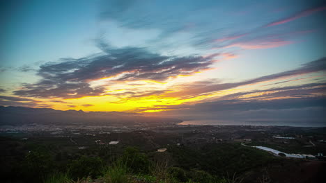 el tiempo de crepúsculo sobre el cerro de la encina