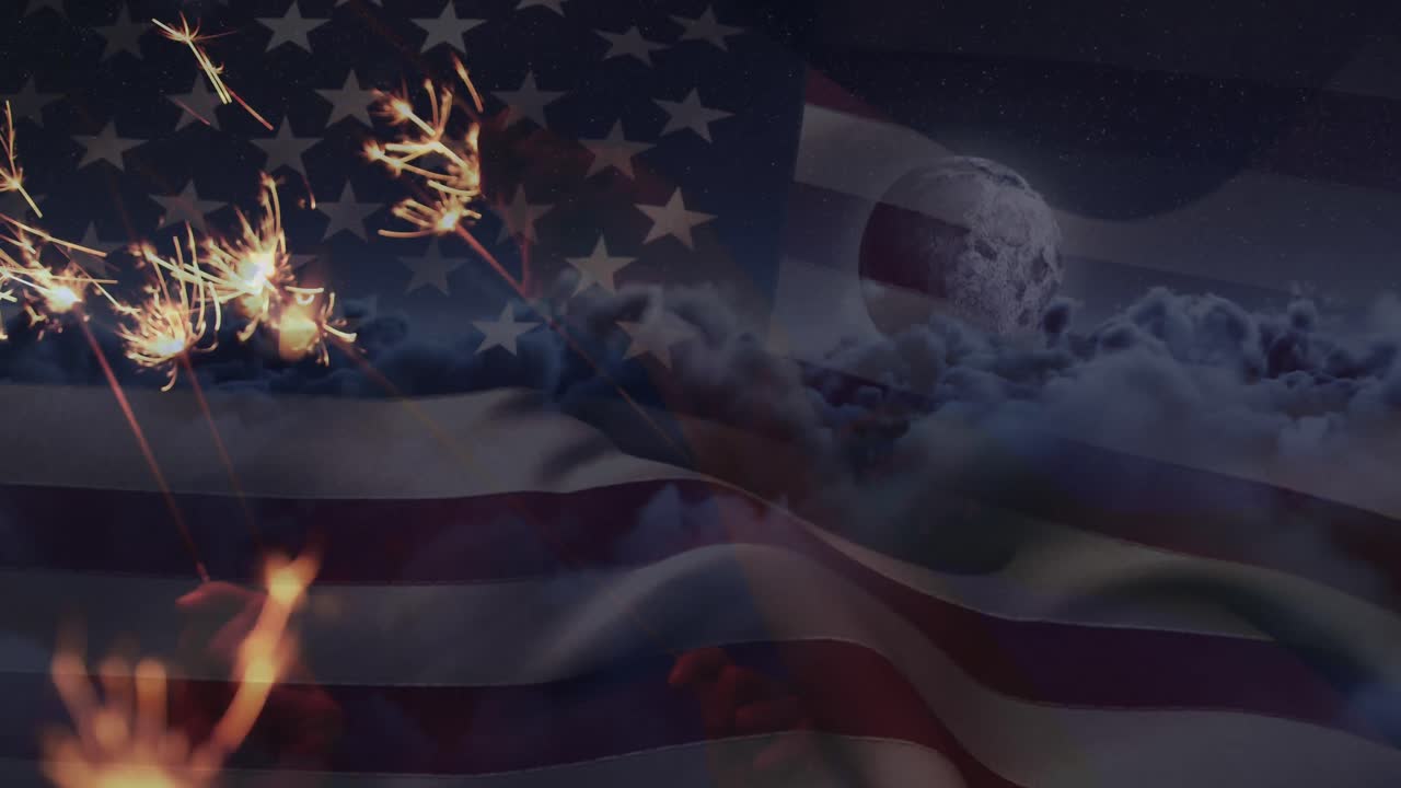 animación de la bandera de los estados unidos y el cielo con nubes sobre chispas