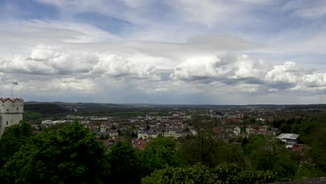 Timelaps-De-Ravensburg-Con-Nubes-Dramáticas,-Baden-wurttemberg,-Alta-Suabia,-Alemania---Vista-Desde-El-Castillo-De-Veitsburg-Sobre-El-Casco-Antiguo