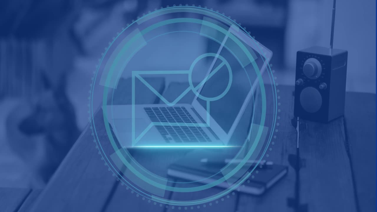 animación de iconos y procesamiento de datos a través de una computadora portátil.