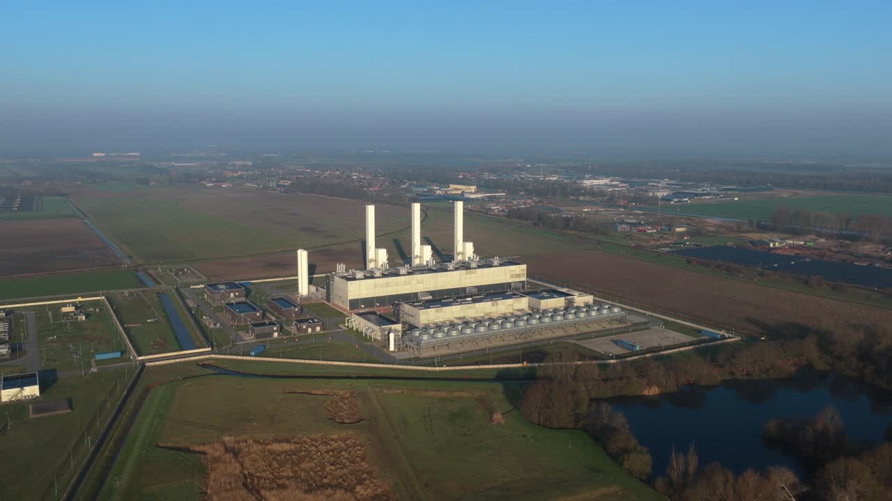 Widok z lotu ptaka na zakład azotowy w Zuidbroek w Holandii