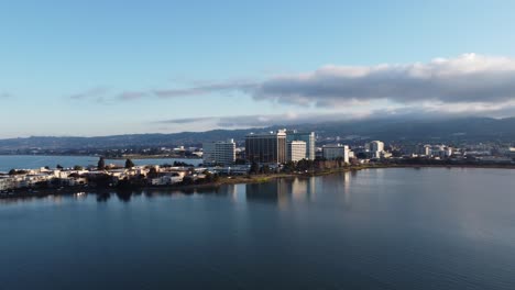 Aerial-Drone-Footage-of-the-Marina-in-Emeryville,-California