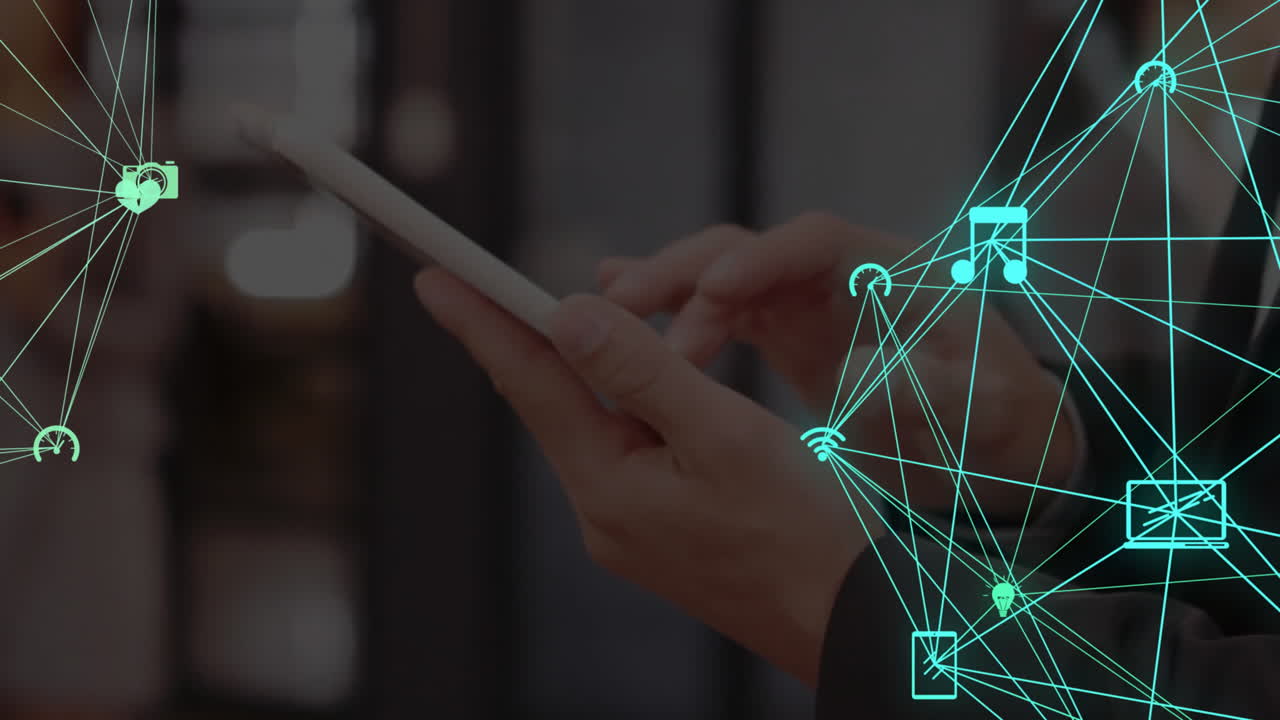 animación de una red de conexiones con iconos sobre una mujer de negocios caucásica que usa una tableta
