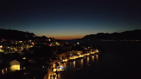 Imágenes-De-La-Isla-De-Korcula-Por-La-Noche.