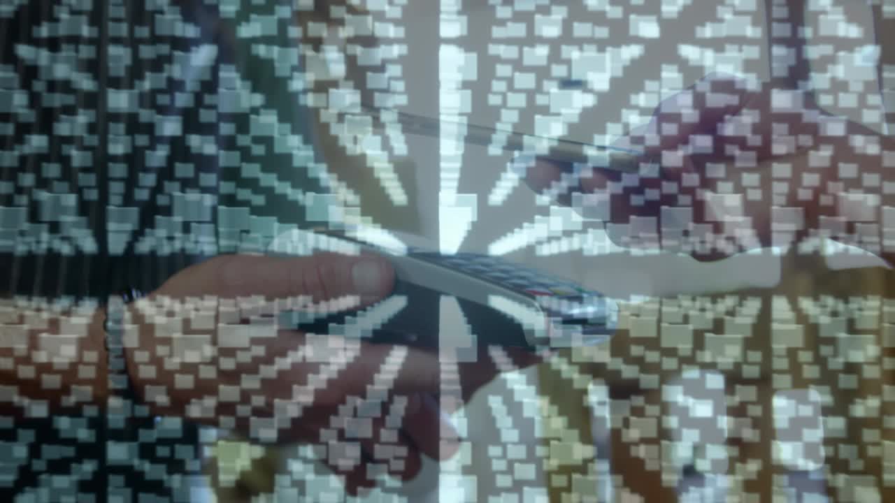 animación del candado de seguridad de la red sobre las personas que utilizan el terminal de pago